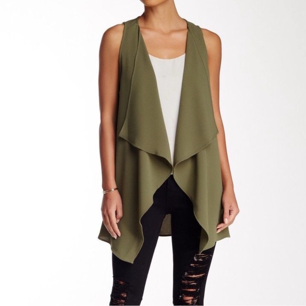 Lightweight, Butt Covering Sleeveless Waterfall Army Green Size Large